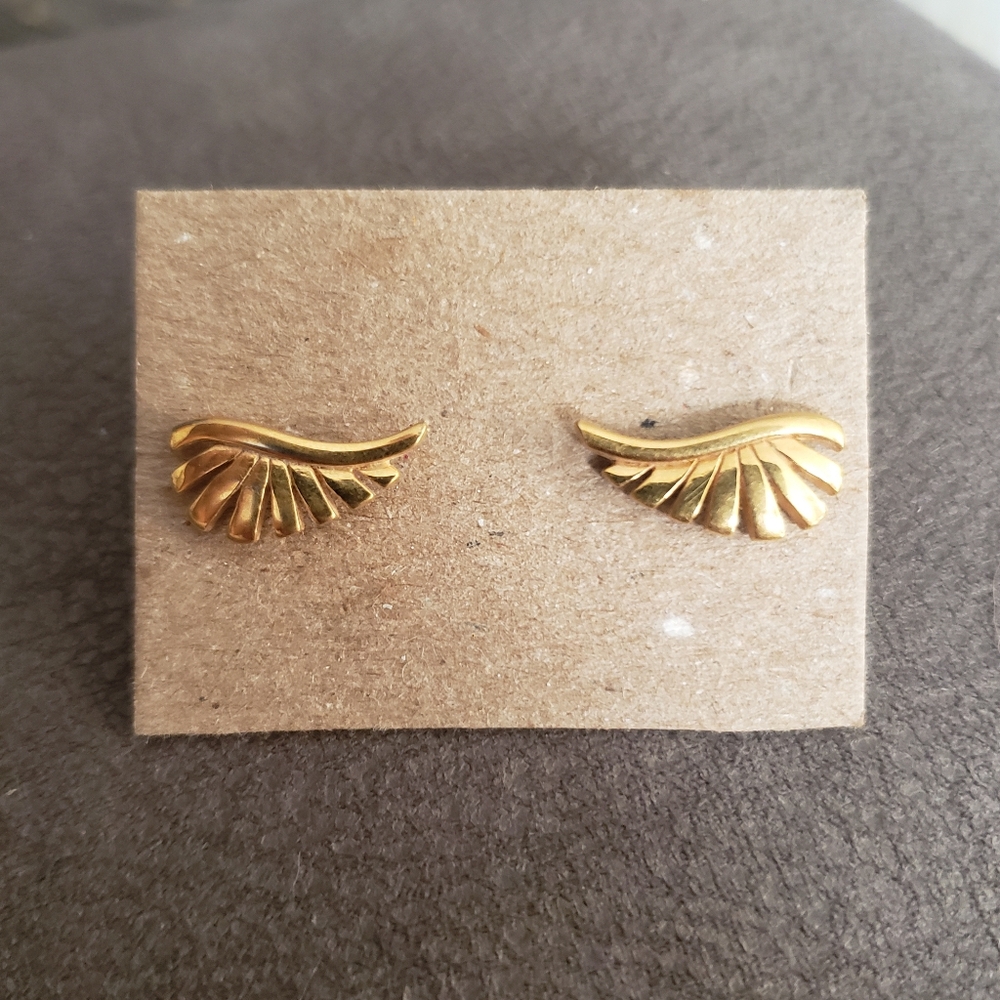 Elegant Vintage Textured Gold Wing Angel Stud Earrings